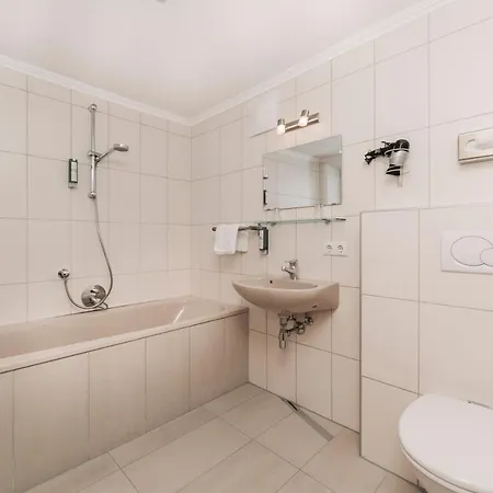 Berghotel-gasthof Gstrein