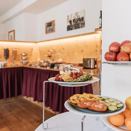 Berghotel-gasthof Gstrein فندق فنت