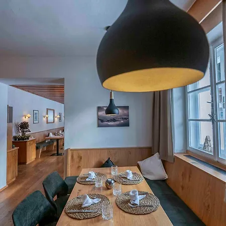 Berghotel-gasthof Gstrein ホテル
