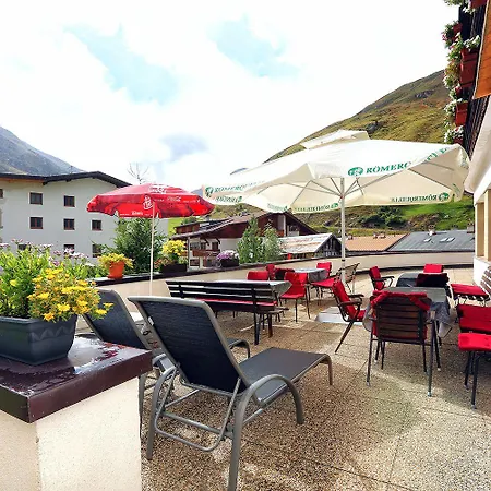 Berghotel-gasthof Gstrein فندق فنت