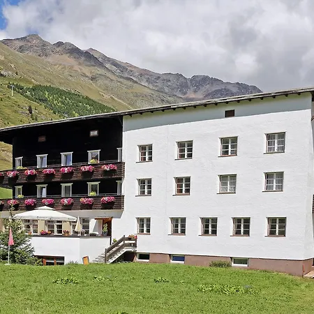 فندق Berghotel-gasthof Gstrein 3*