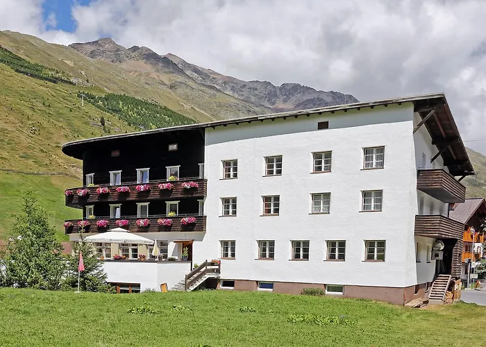 Hotel Berghotel-gasthof Gstrein 3*