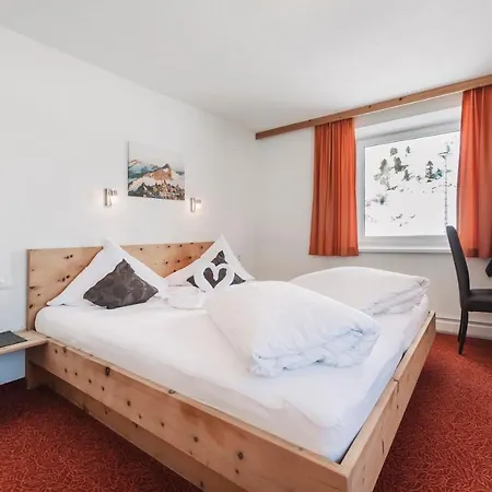 Berghotel-gasthof Gstrein Otel