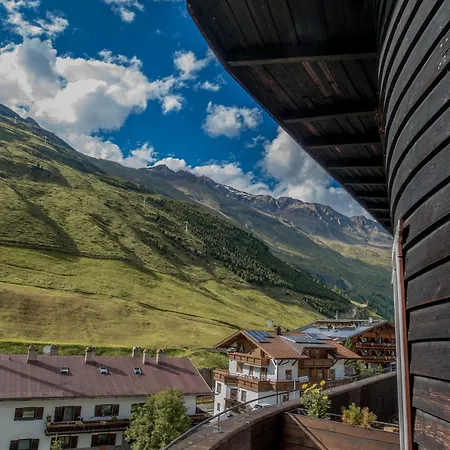 Berghotel-gasthof Gstrein Отель Вент